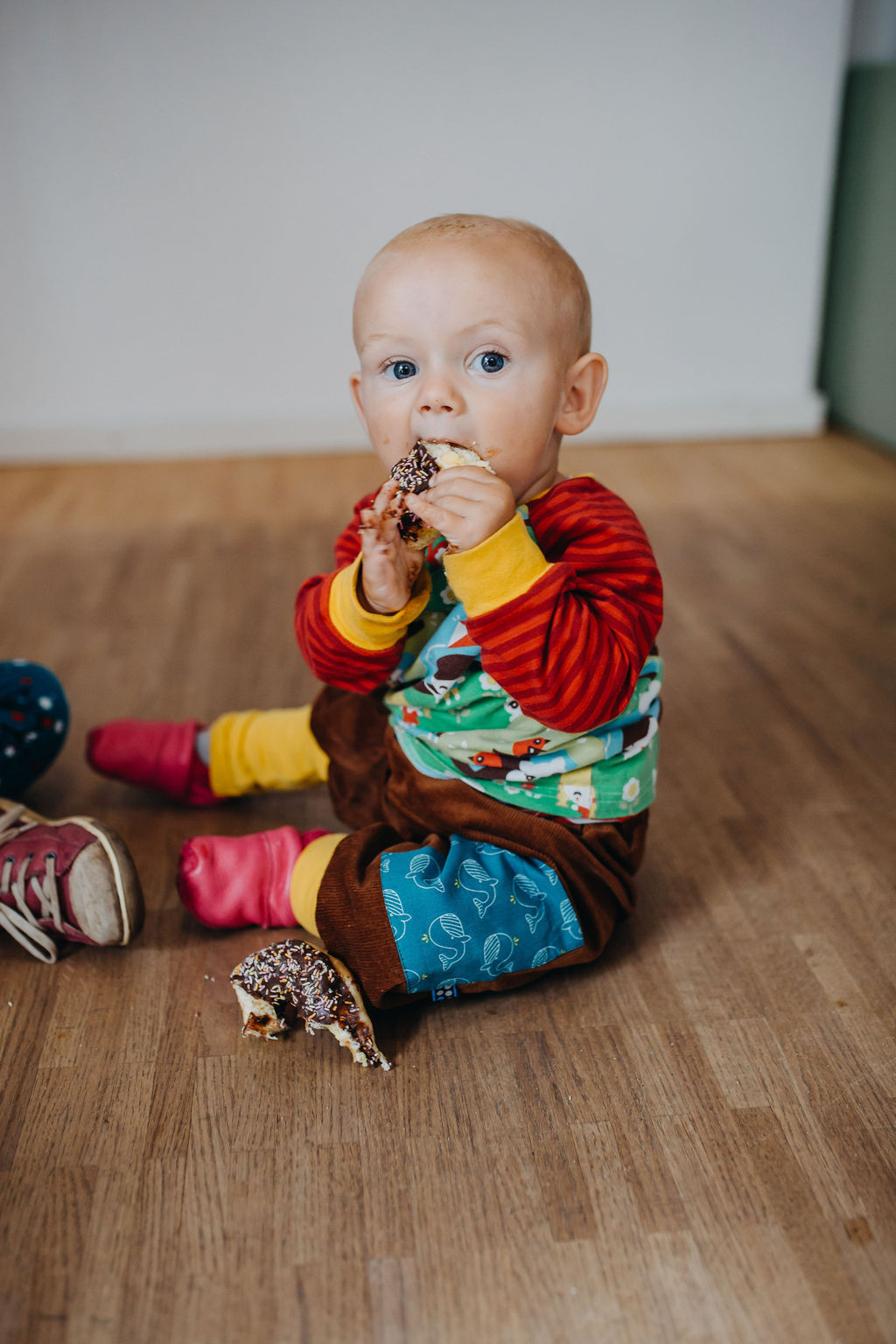 essende Kinder im Laden