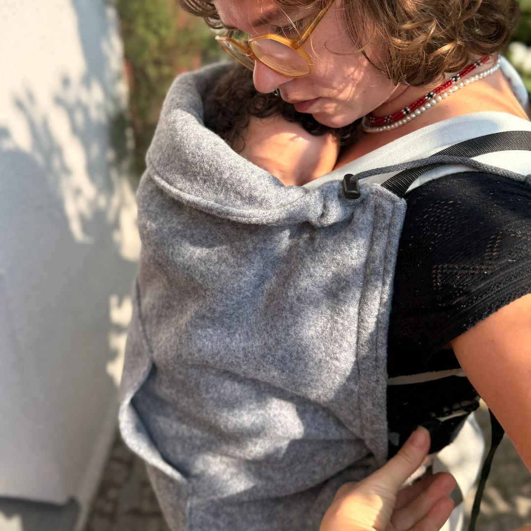 Madame Jordan Tragecover - Wollfleece - Grau  für alle Babytragen & Tragetuch