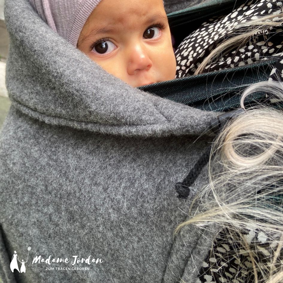 Madame Jordan Tragecover - Wollfleece - grau  für alle Babytragen & Tragetuch